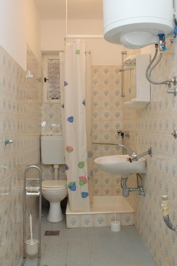 Family Friendly Seaside Apartments Vlasici, Pag - 4319 Exterior foto